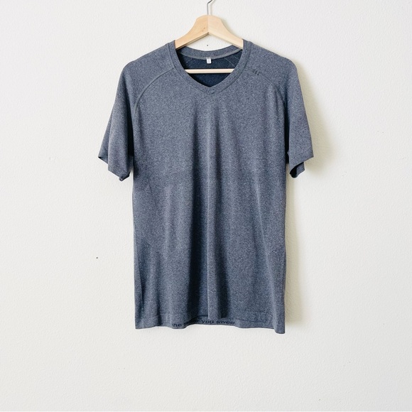 Lululemon MEDIUM Men’s Metal Vent Tech short sleeve tshirt in Slate White - Picture 1 of 7